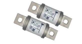 Die Aufladung Ul248 häufen keramische Automobilsicherungen Dc1000v an
