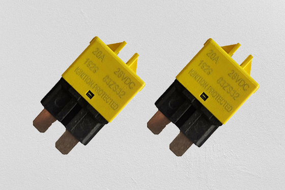 Rückstellbare Leistungsschalter-Blatt-Nylonsicherung, 28VDC rückstellbarer Mini Blade Fuse